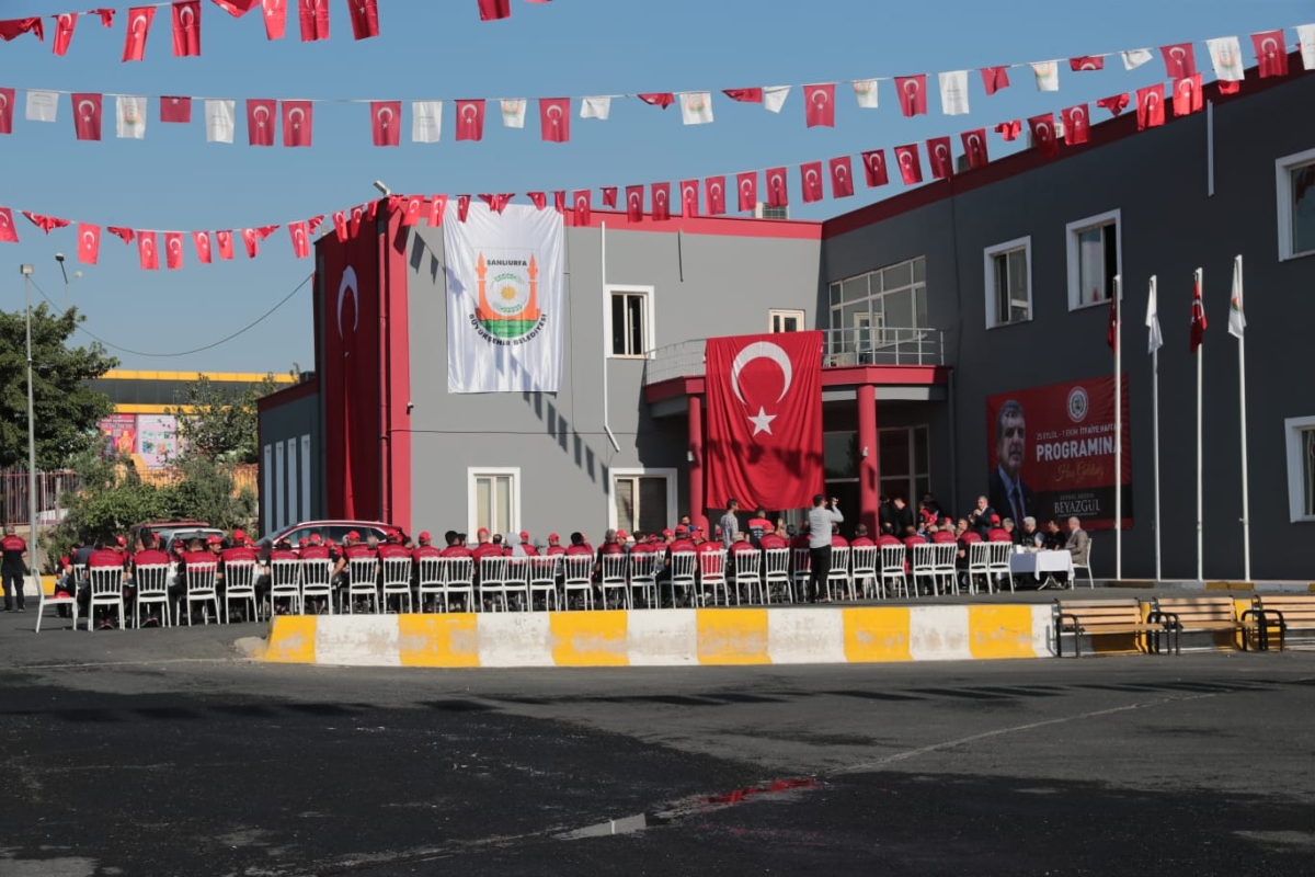 BAŞKAN BEYAZGÜL, “TÜM İTFAİYE ERLERİMİZLE İFTİHAR EDİYORUZ”