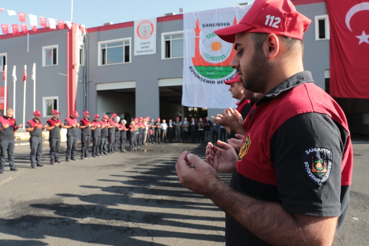 BAŞKAN BEYAZGÜL, “TÜM İTFAİYE ERLERİMİZLE İFTİHAR EDİYORUZ”