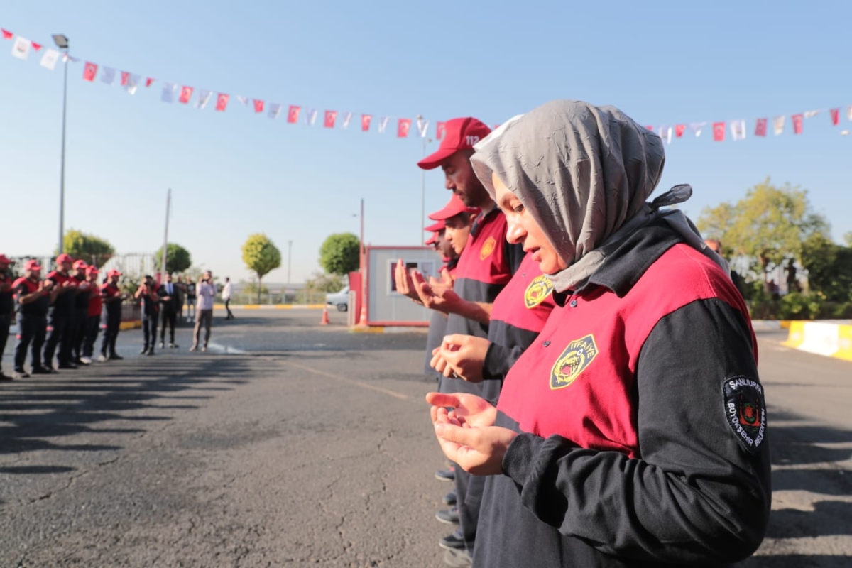 BAŞKAN BEYAZGÜL, “TÜM İTFAİYE ERLERİMİZLE İFTİHAR EDİYORUZ”