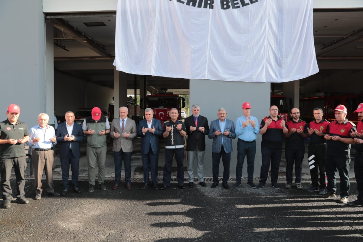 BAŞKAN BEYAZGÜL, “TÜM İTFAİYE ERLERİMİZLE İFTİHAR EDİYORUZ”