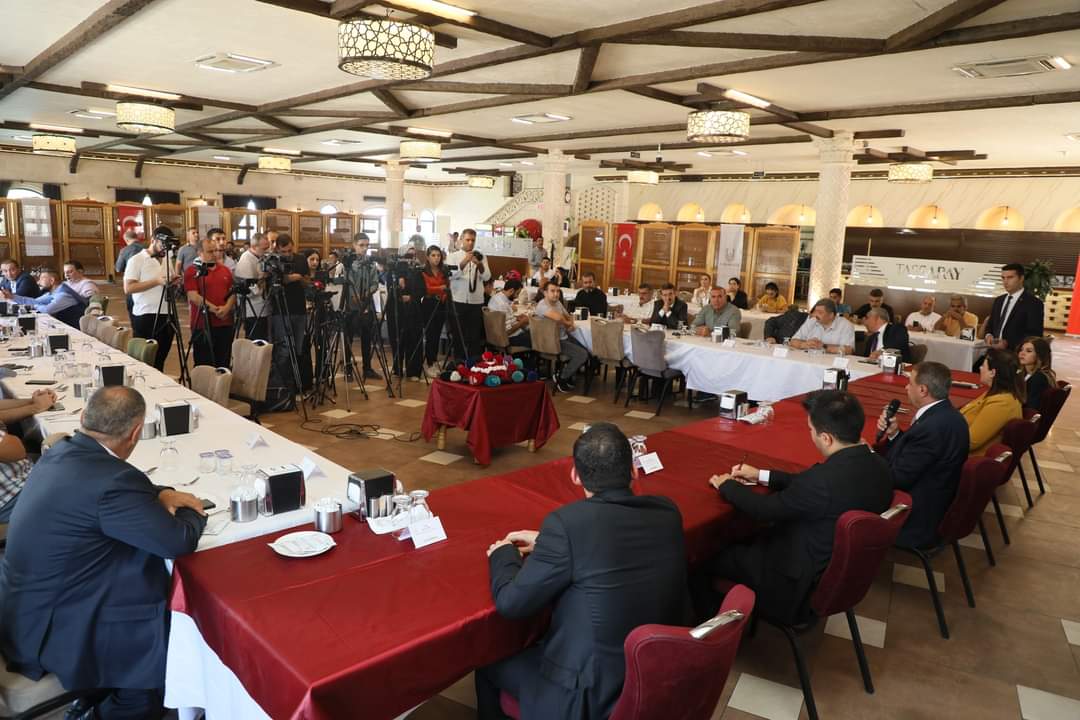 VALİ ŞILDAK BASIN MENSUPLARIYLA BULUŞTU