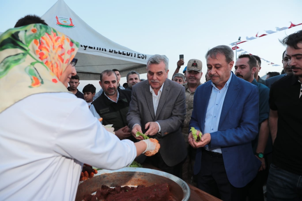 ŞANLIURFA’NIN TESCİLLİ LEZZETİ İSOTUN HASADI YAPILDI