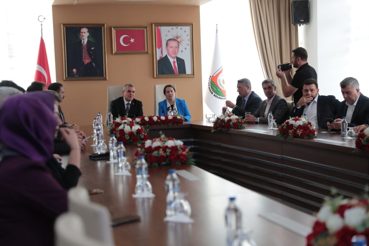 BAKAN YARDIMCISI MADAK’TAN BAŞKAN BEYAZGÜL’E ZİYARET