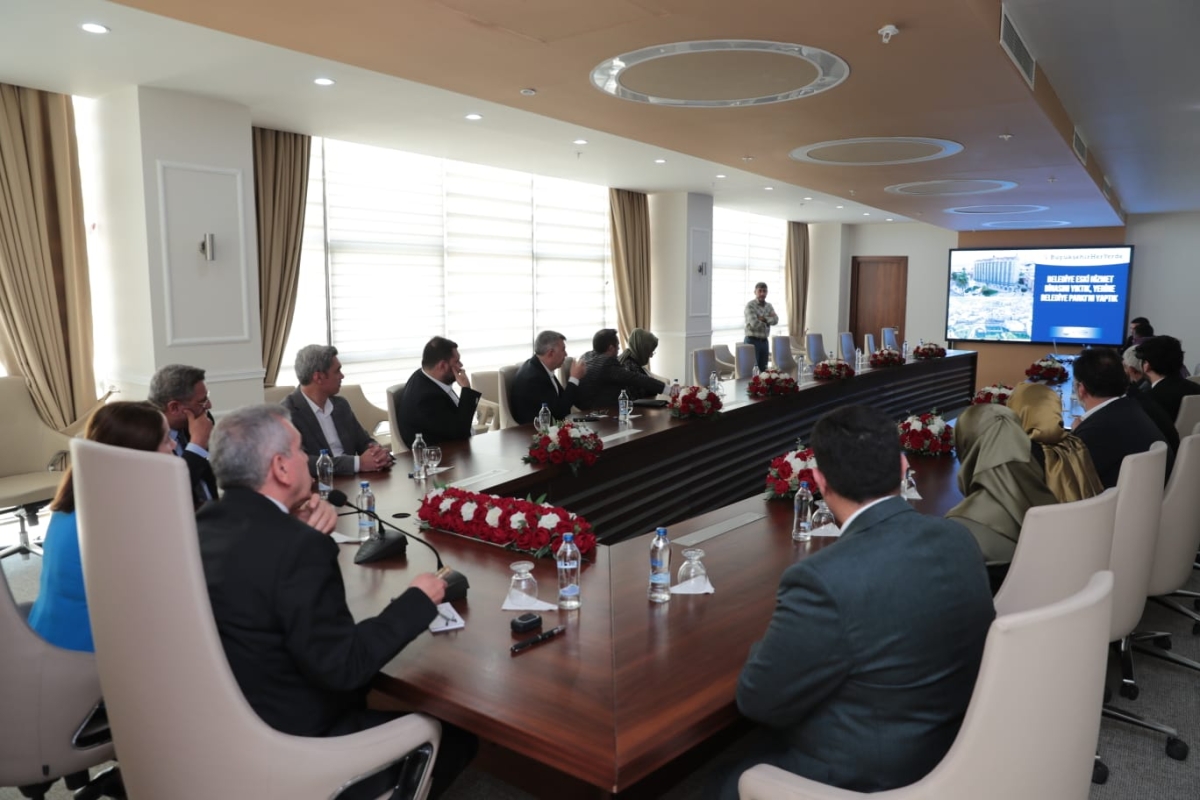 BAKAN YARDIMCISI MADAK’TAN BAŞKAN BEYAZGÜL’E ZİYARET