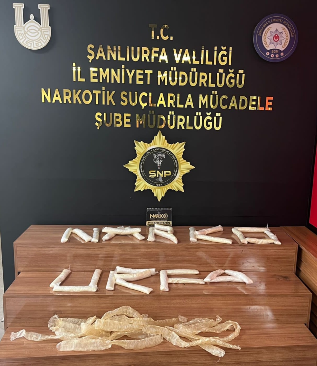 Şanlıurfa'da 6 kilo 150 gram Metamfetamin elegiçirildı