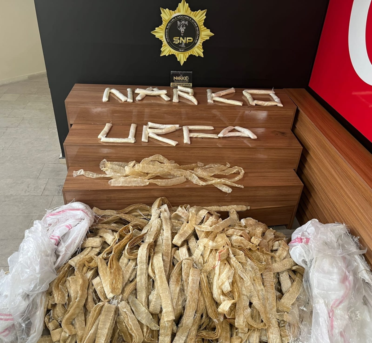 Şanlıurfa'da 6 kilo 150 gram Metamfetamin elegiçirildı