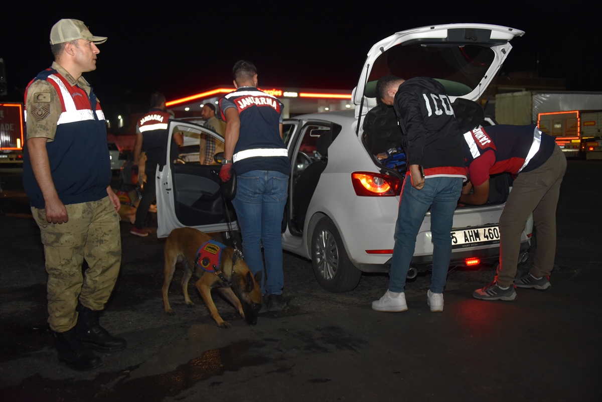 Şanlıurfa'da dronla asayiş ve trafik denetimi yapıldı