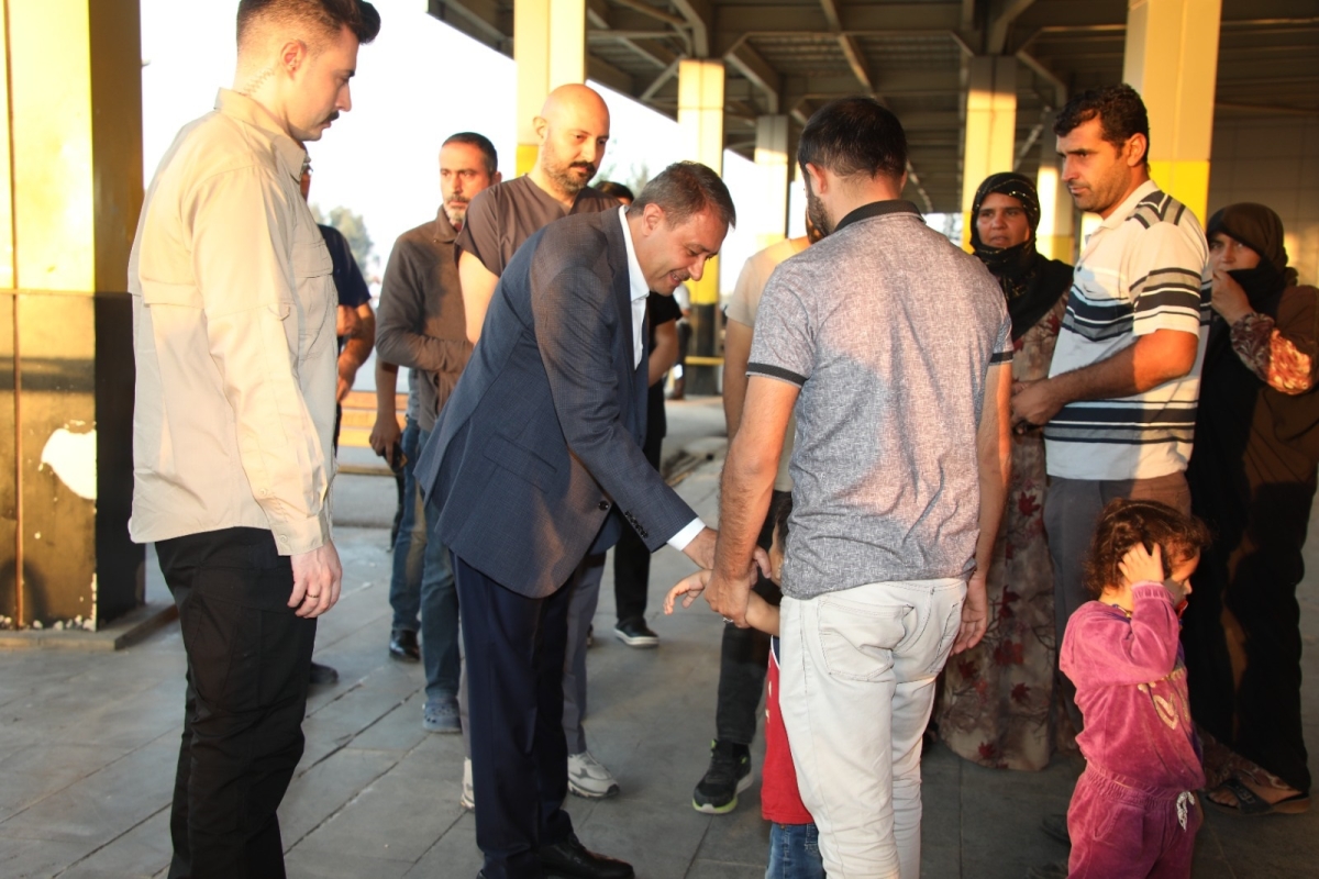 VALİ ŞILDAK EYYÜBİYE'DEKİ HASTANENİN ACİL SERVİSİNDE İNCELEME VE DENETIMDE BULUNDU