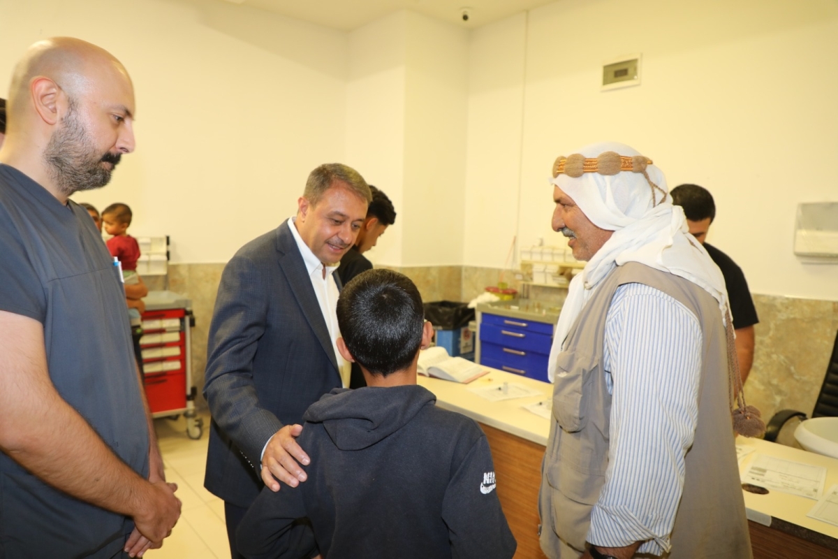 VALİ ŞILDAK EYYÜBİYE'DEKİ HASTANENİN ACİL SERVİSİNDE İNCELEME VE DENETIMDE BULUNDU