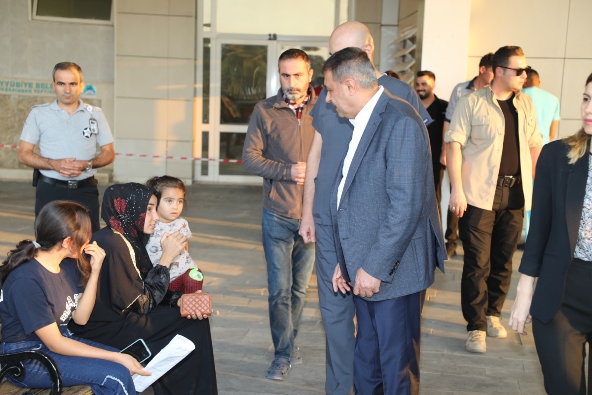 VALİ ŞILDAK EYYÜBİYE'DEKİ HASTANENİN ACİL SERVİSİNDE İNCELEME VE DENETIMDE BULUNDU
