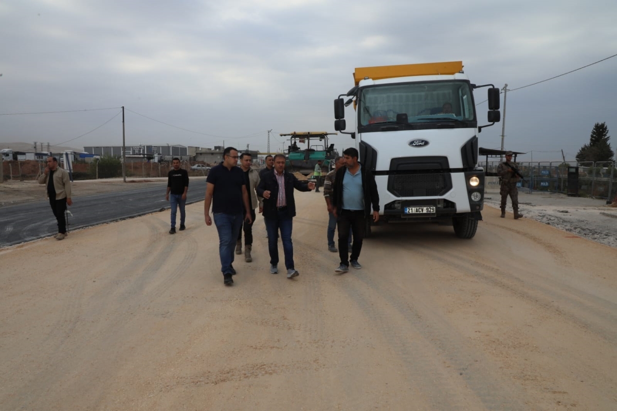 VALİ ŞILDAK AKÇAKALE YOL ÇALIŞMALARINI İNCELEDİ