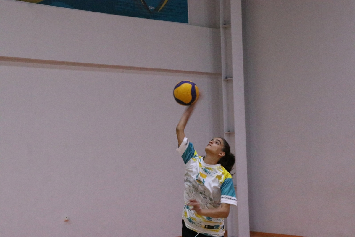 SPORLA TANIŞAN GENÇLER BAŞKAN CANPOLAT’A TEŞEKKÜR EDİYOR