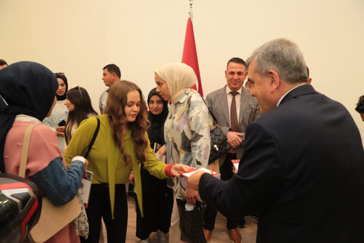 BAŞKAN BEYAZGÜL, ‘’İSRAİL’İ BESLEYEN DAMARLARI KESMELİYİZ’’