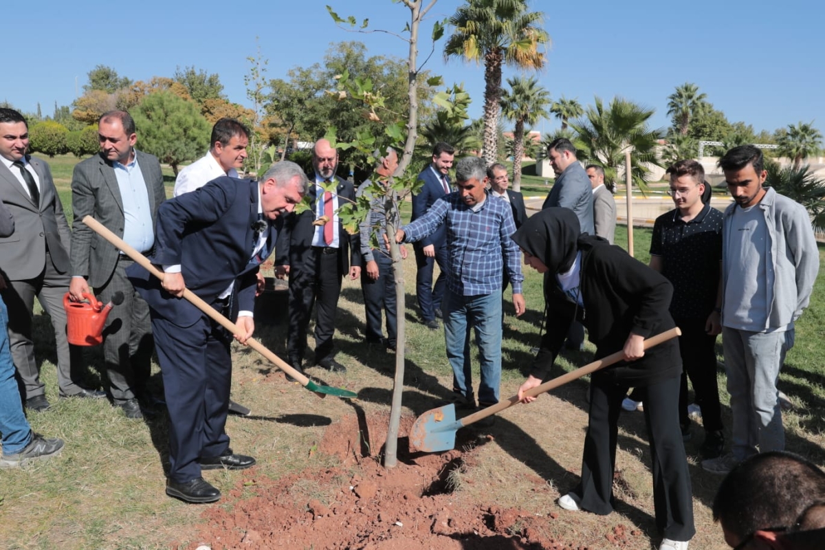BAŞKAN BEYAZGÜL, ‘’İSRAİL’İ BESLEYEN DAMARLARI KESMELİYİZ’’