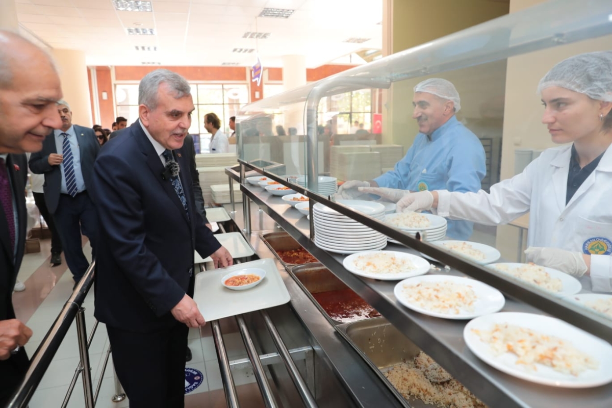 BAŞKAN BEYAZGÜL, ‘’İSRAİL’İ BESLEYEN DAMARLARI KESMELİYİZ’’