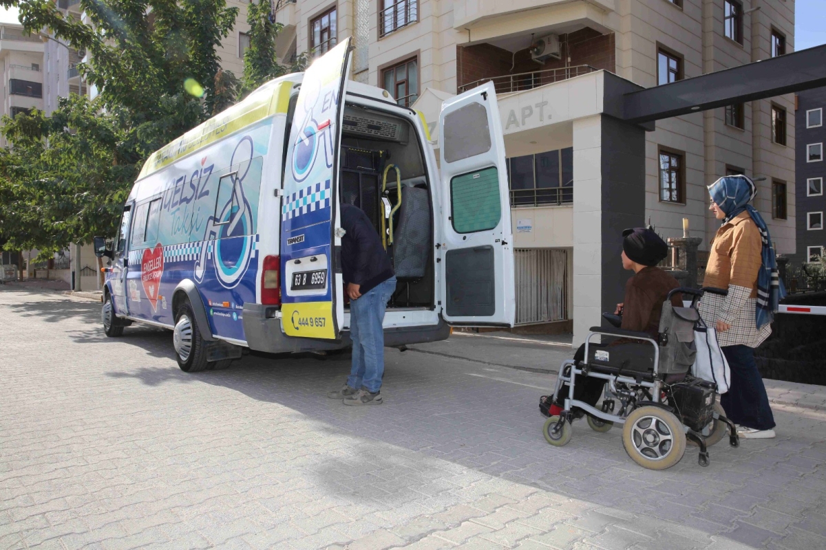KARAKÖPRÜ’DE ENGELLİ VATANDAŞLARA ÜCRETSİZ ULAŞIM: