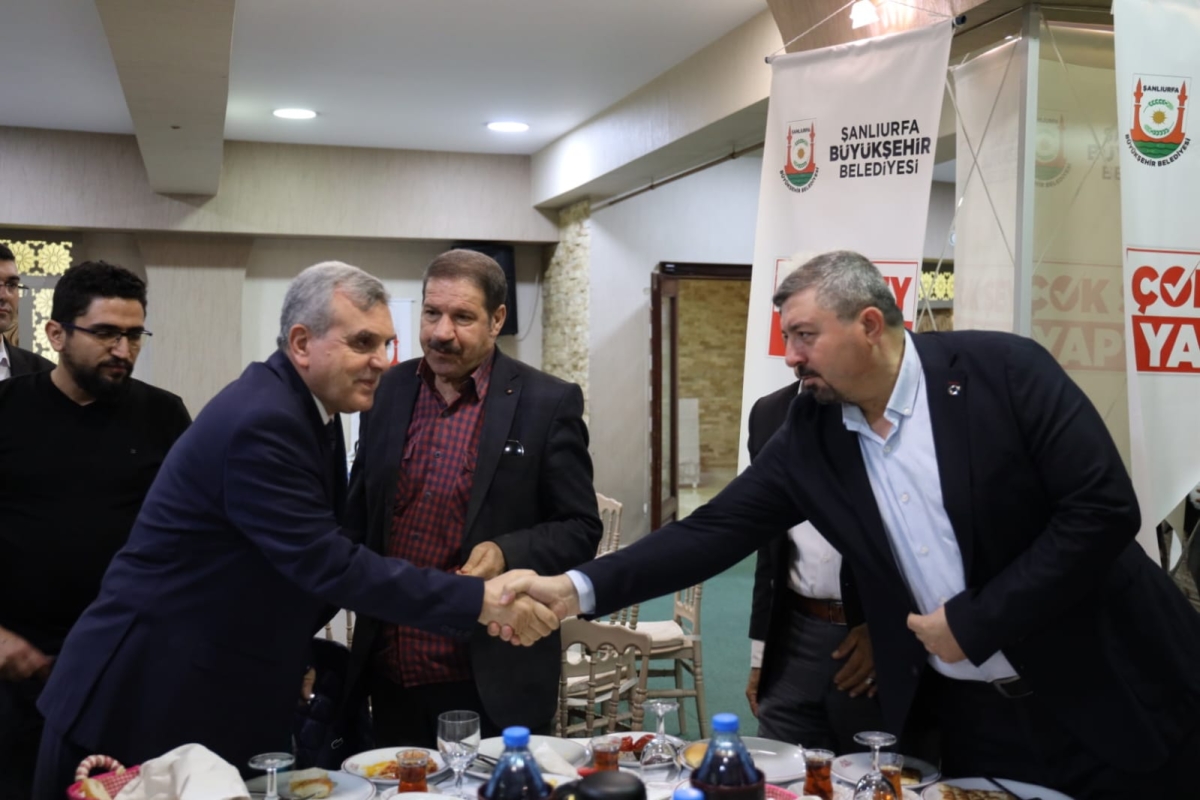 BAŞKAN BEYAZGÜL, KÖŞE YAZARLARIYLA BİR ARAYA GELDİ