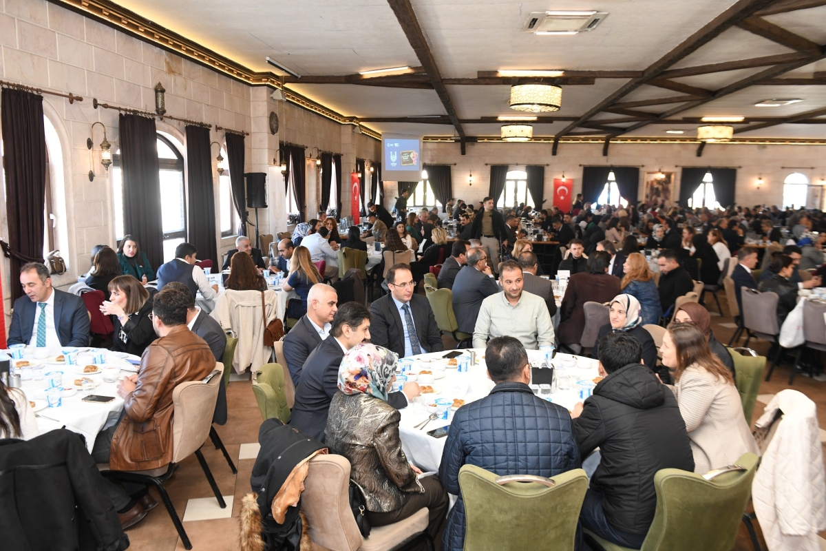 ÖĞRETMENLER GÜNÜ COŞKUYLA KUTLANDI