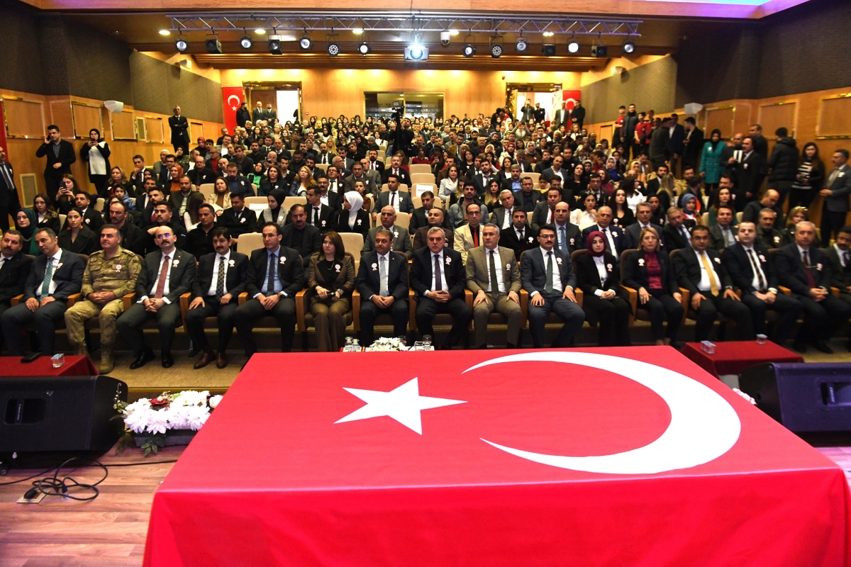 ÖĞRETMENLER GÜNÜ COŞKUYLA KUTLANDI
