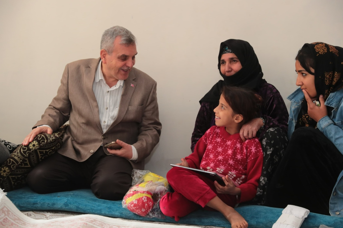 BAŞKAN BEYAZGÜL, EV ZİYARETLERİNİ SÜRDÜRÜYOR