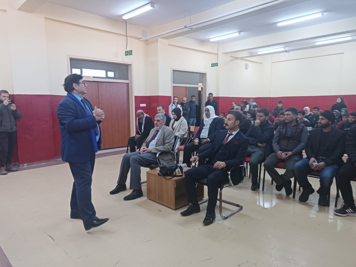 Uluhan Köyü'nde bağımlılıklarla mücadele eğitimi ve kitap şöleni