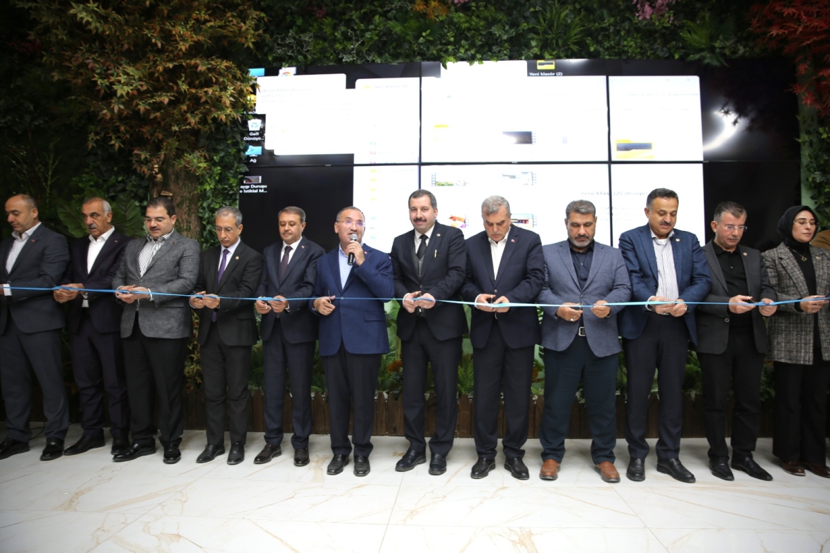 KARAKÖPRÜ'DE 30 YENİ HİZMET İÇİN TOPLU AÇILIŞ TÖRENİ YAPILDI