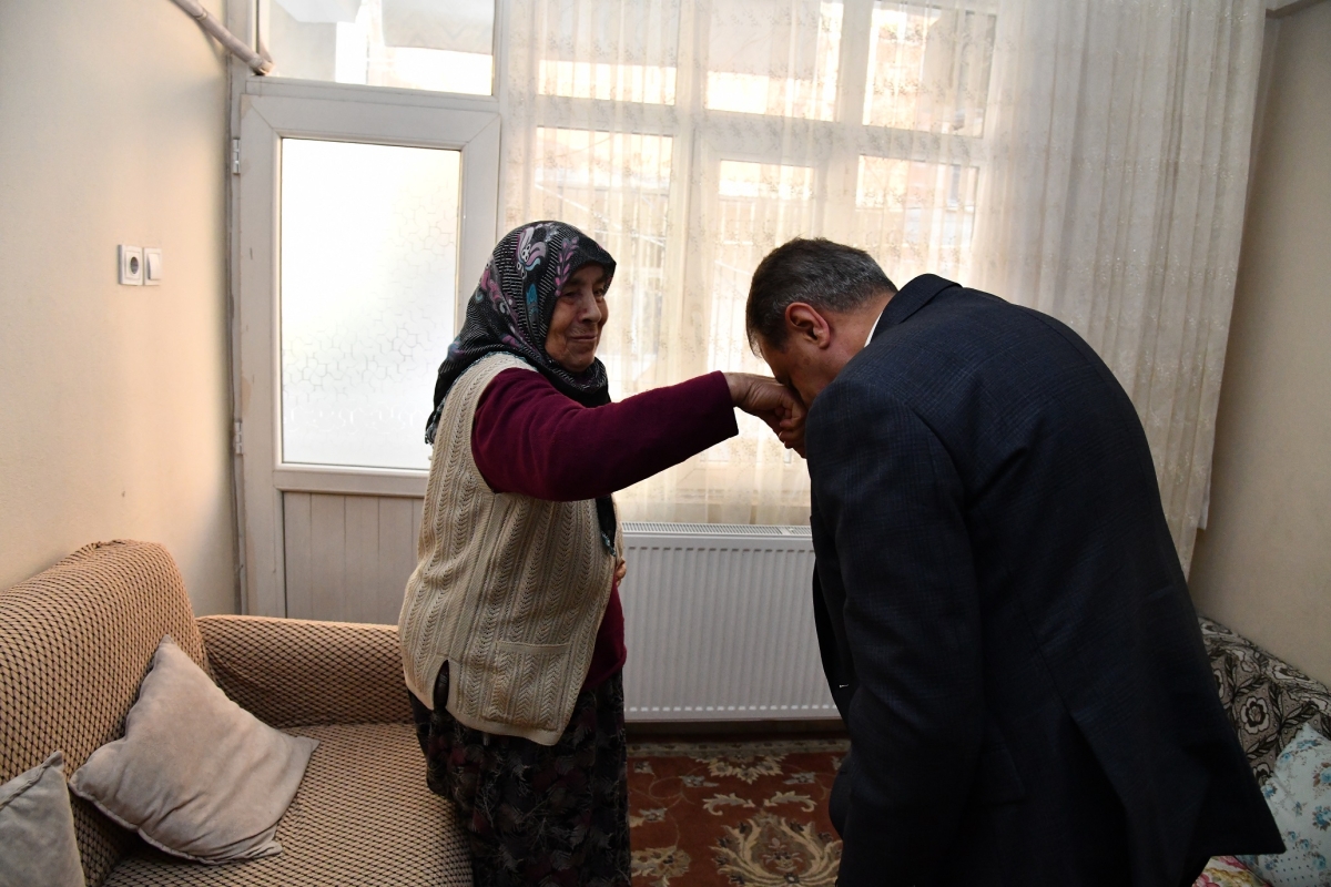 VALİ ŞILDAK’TAN HANE ZİYARETLERİ