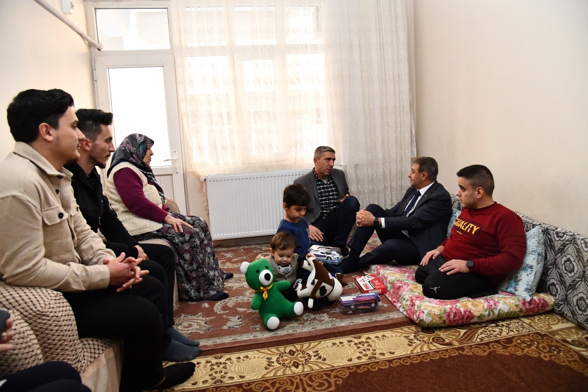 VALİ ŞILDAK’TAN HANE ZİYARETLERİ