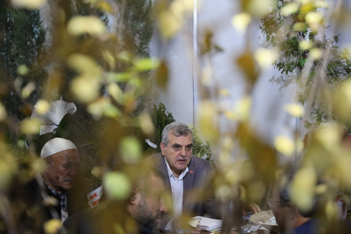 TARIM FUARI’NDA 100 BİN FİDAN DAĞITILDI