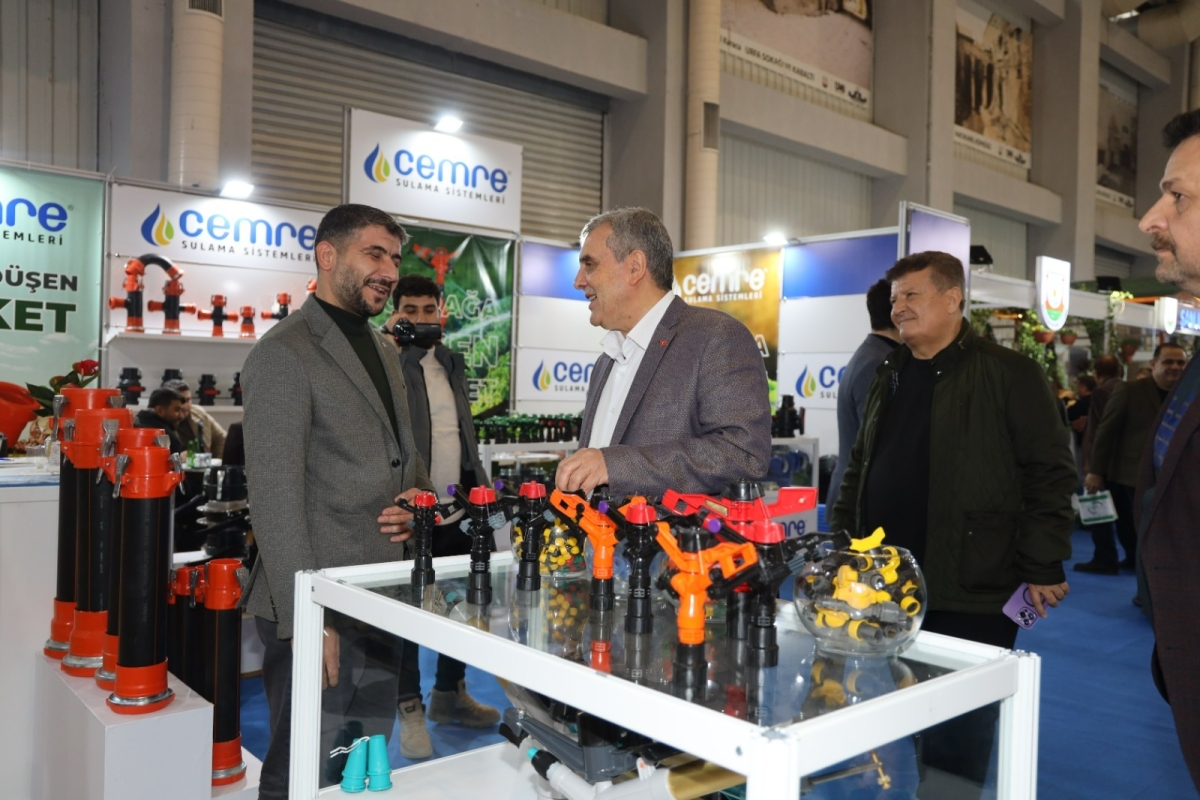 TARIM FUARI’NDA 100 BİN FİDAN DAĞITILDI