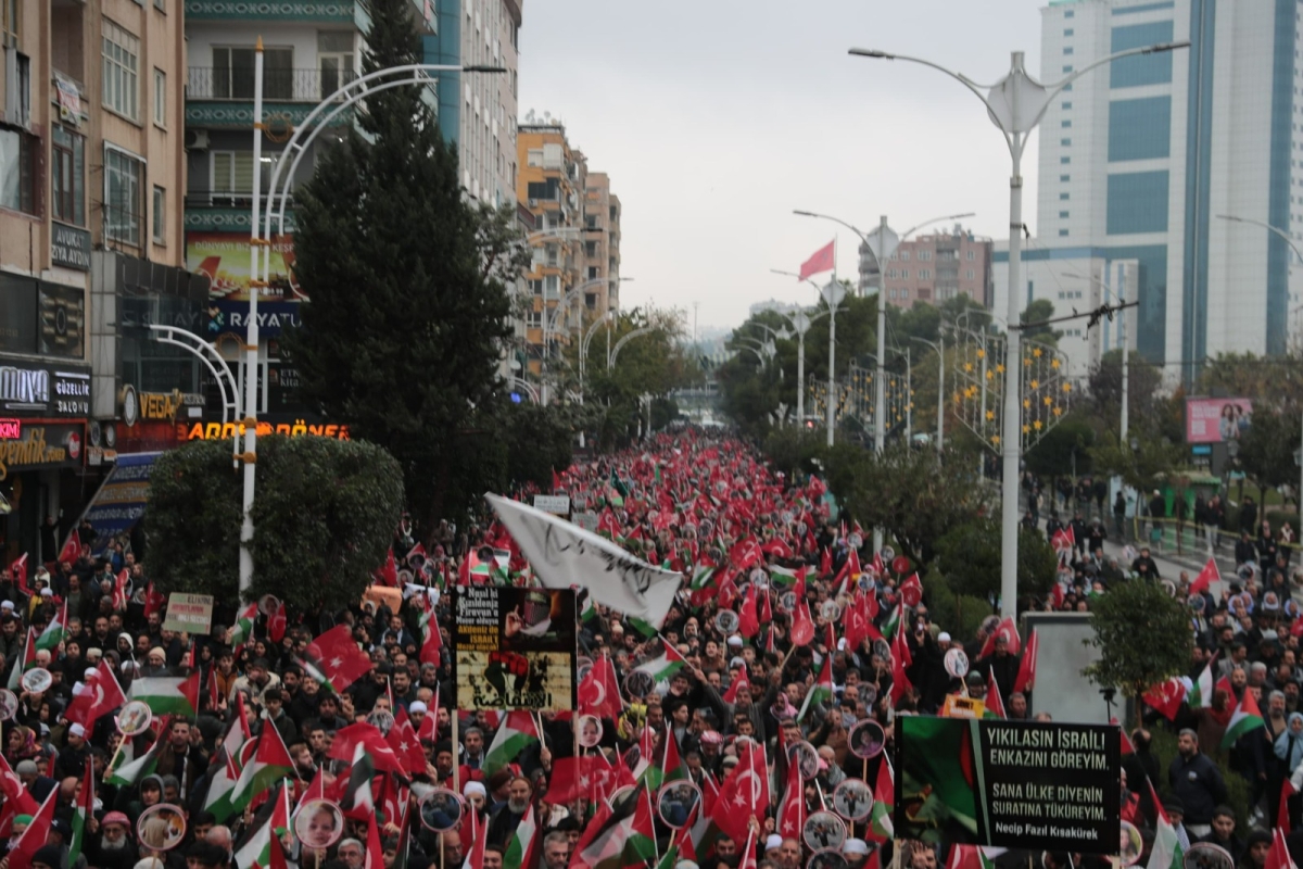 BAŞKAN BEYAZGÜL, ‘’DUALARIMIZ FİLİSTİN İÇİN’’