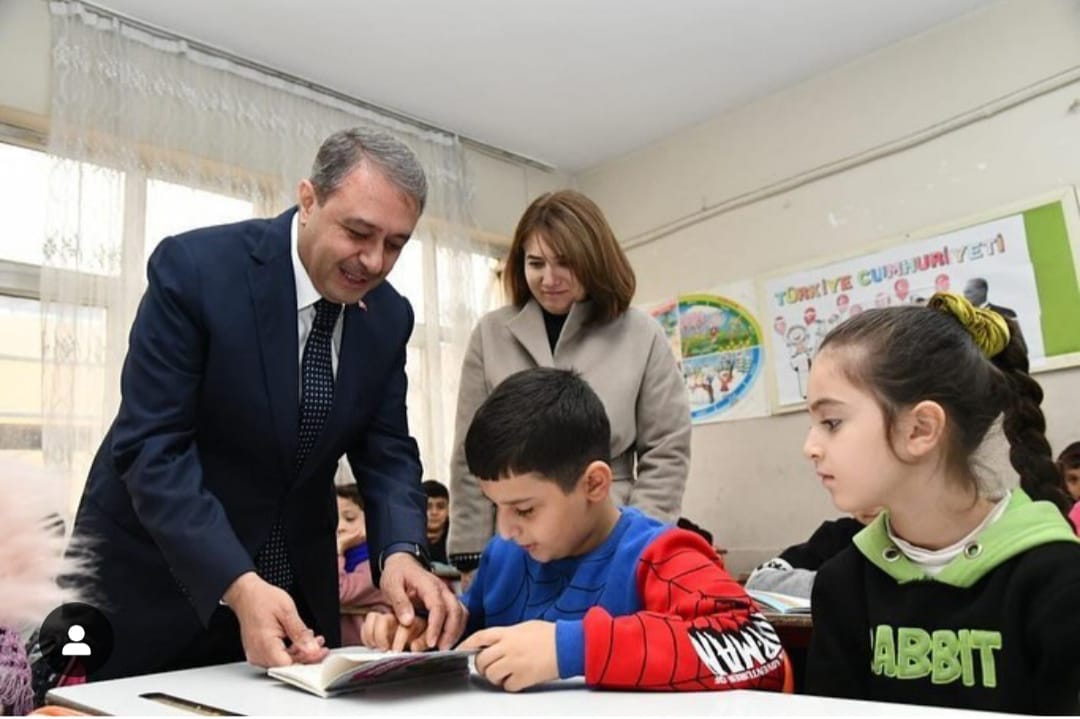 VALİ ŞILDAK'TAN HABERSİZ OKUL ZİYARETİ