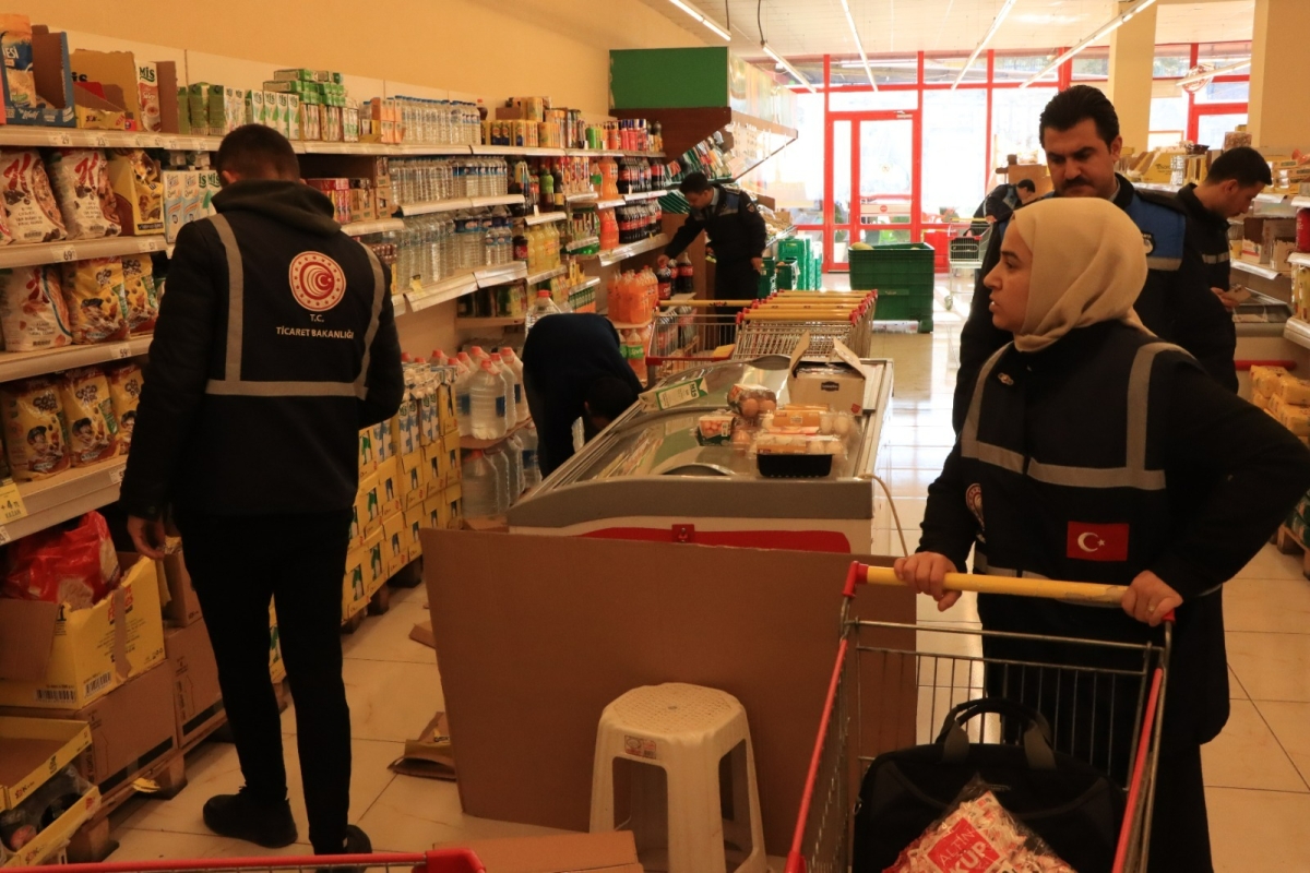 ZABITA’DAN ‘’ASGARİ ÜCRET’’ DENETİMİ, ÇOK SAYIDA ÜRÜNE EL KONULDU