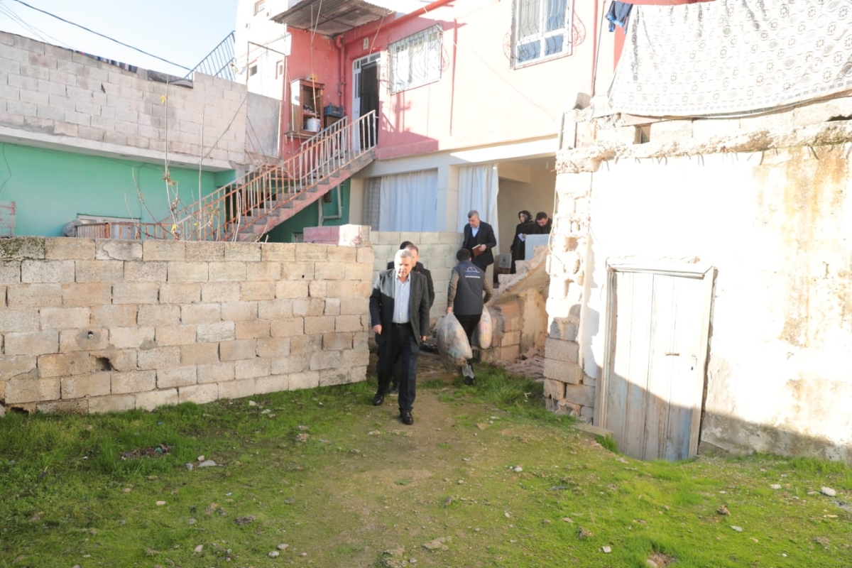 BAŞKAN BEYAZGÜL’DEN BOZOVA’DA HANE ZİYARETLERİ