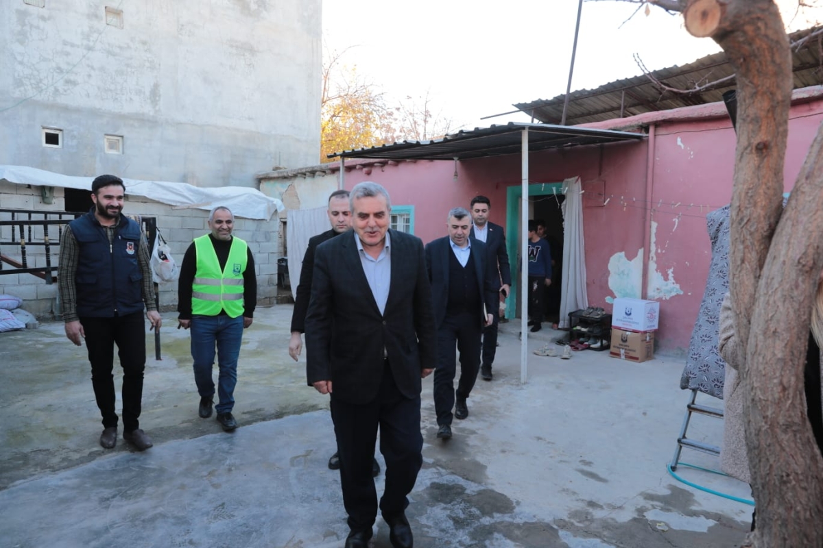 BAŞKAN BEYAZGÜL’DEN BOZOVA’DA HANE ZİYARETLERİ