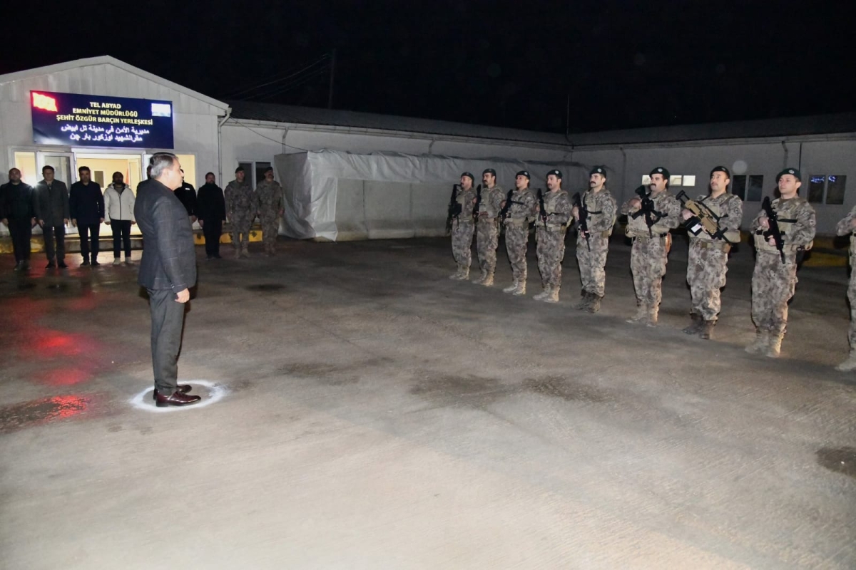 VALİ ŞILDAK, ÇALIŞANLARIN VE VATANDAŞLARIN YENİ YILINI KUTLADI