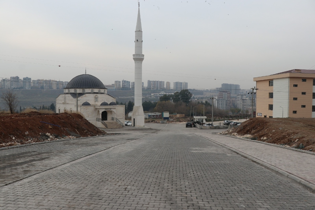 KENT ESTETİĞİ EKİPLERİ GECE GÜNDÜZ ÇALIŞMALARINI SÜRDÜRÜYOR