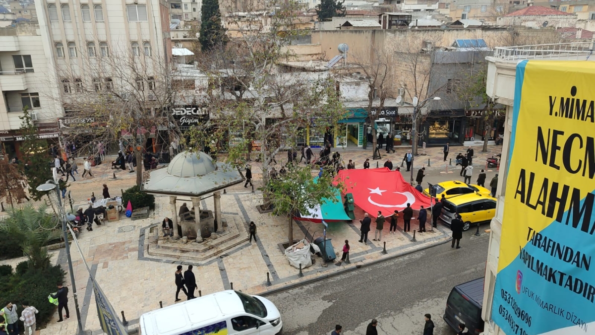 GAZZE’DE SAVAŞIN DURDURULMASI İÇİN “ EL ELE İNSAN ZİNCİR”İ EYLEMİ DÜZENLENDİ