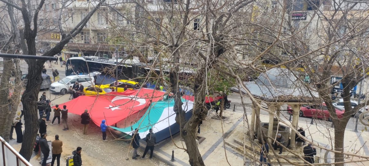 GAZZE’DE SAVAŞIN DURDURULMASI İÇİN “ EL ELE İNSAN ZİNCİR”İ EYLEMİ DÜZENLENDİ
