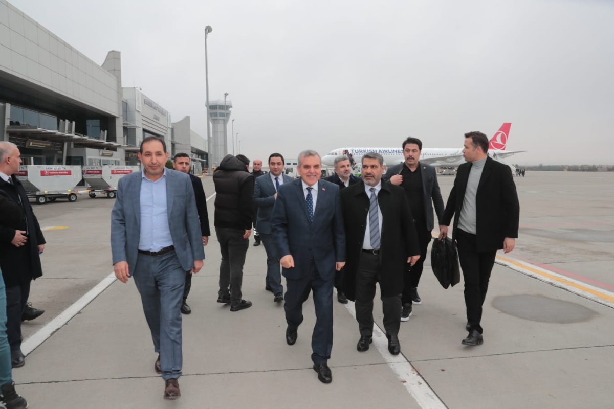 ŞANLIURFALILAR BAŞKAN BEYAZGÜL’Ü BAĞRINA BASTI