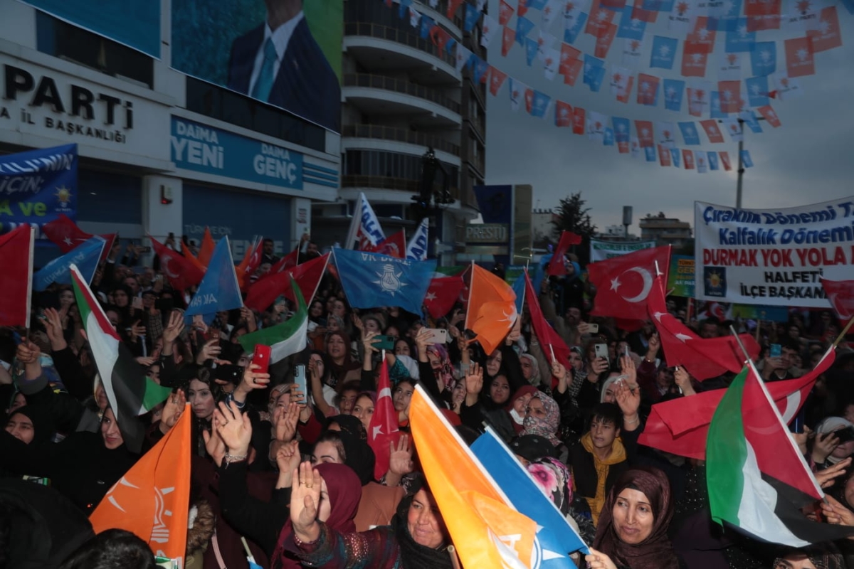 ŞANLIURFALILAR BAŞKAN BEYAZGÜL’Ü BAĞRINA BASTI