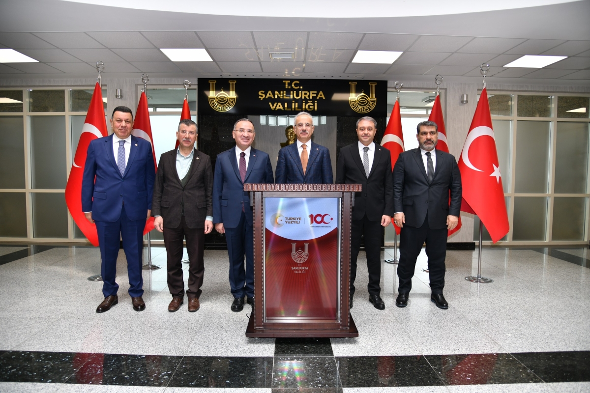 BAKAN URALOĞLU VALİ ŞILDAK’I ZİYARET ETTİ