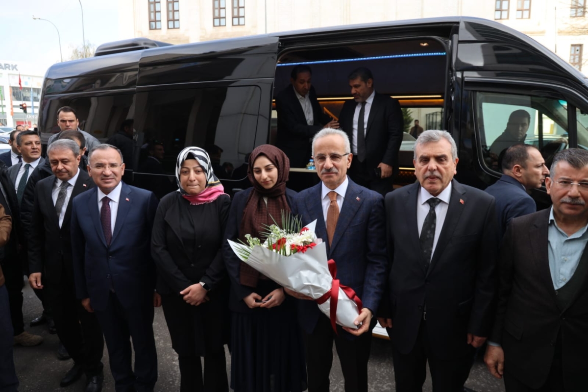 Bakan Uraloğlu, “Şanlıurfa Başkan Beyazgül İle Her Alanda Değişim Ve Dönüşüm Yaşadı”