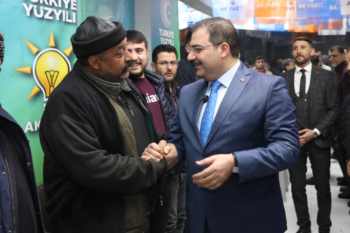 BAŞKAN CANPOLAT: DURMADAN YORULMADAN ÇALIŞIYORUZ
