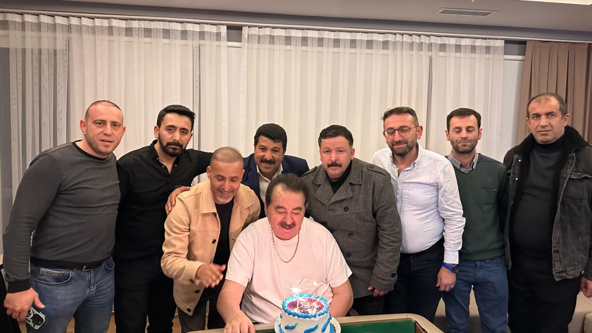 İbrahim Tatlıses'in Doğum Günü İmparator Gurubu Tarafından Kutlandı