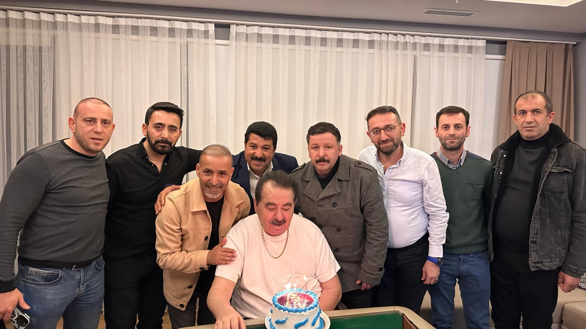 İbrahim Tatlıses'in Doğum Günü İmparator Gurubu Tarafından Kutlandı