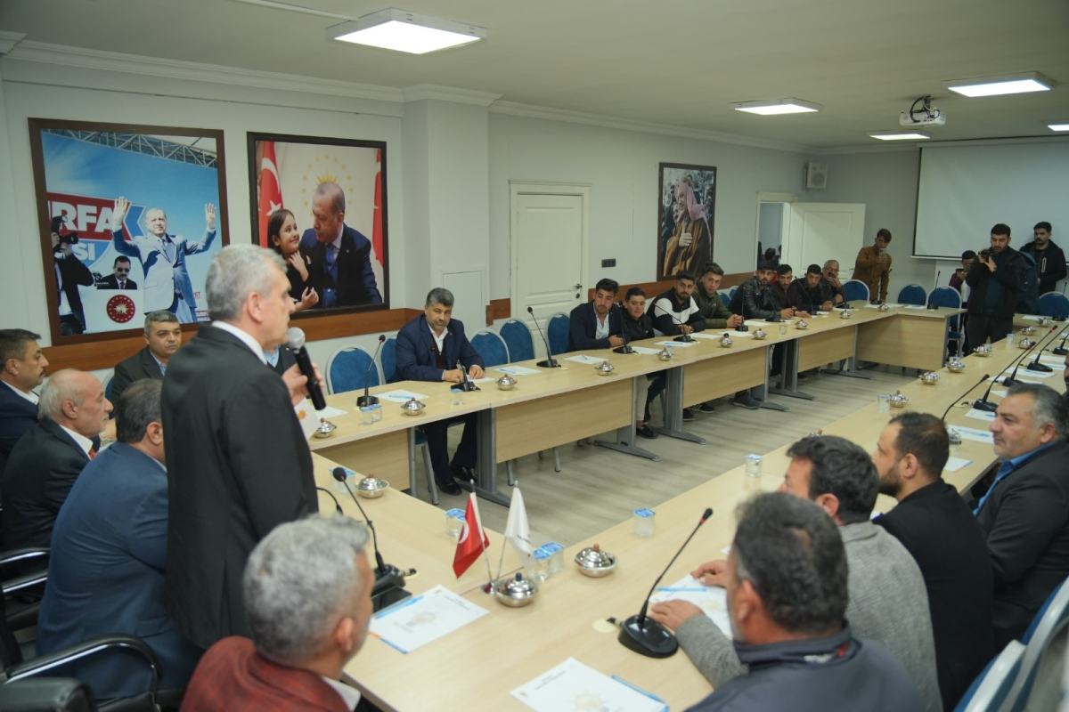 Deva Partisi’nden Cumhur İttifakına Büyük Destek, Parti Rozetini Başkan Beyazgül Taktı