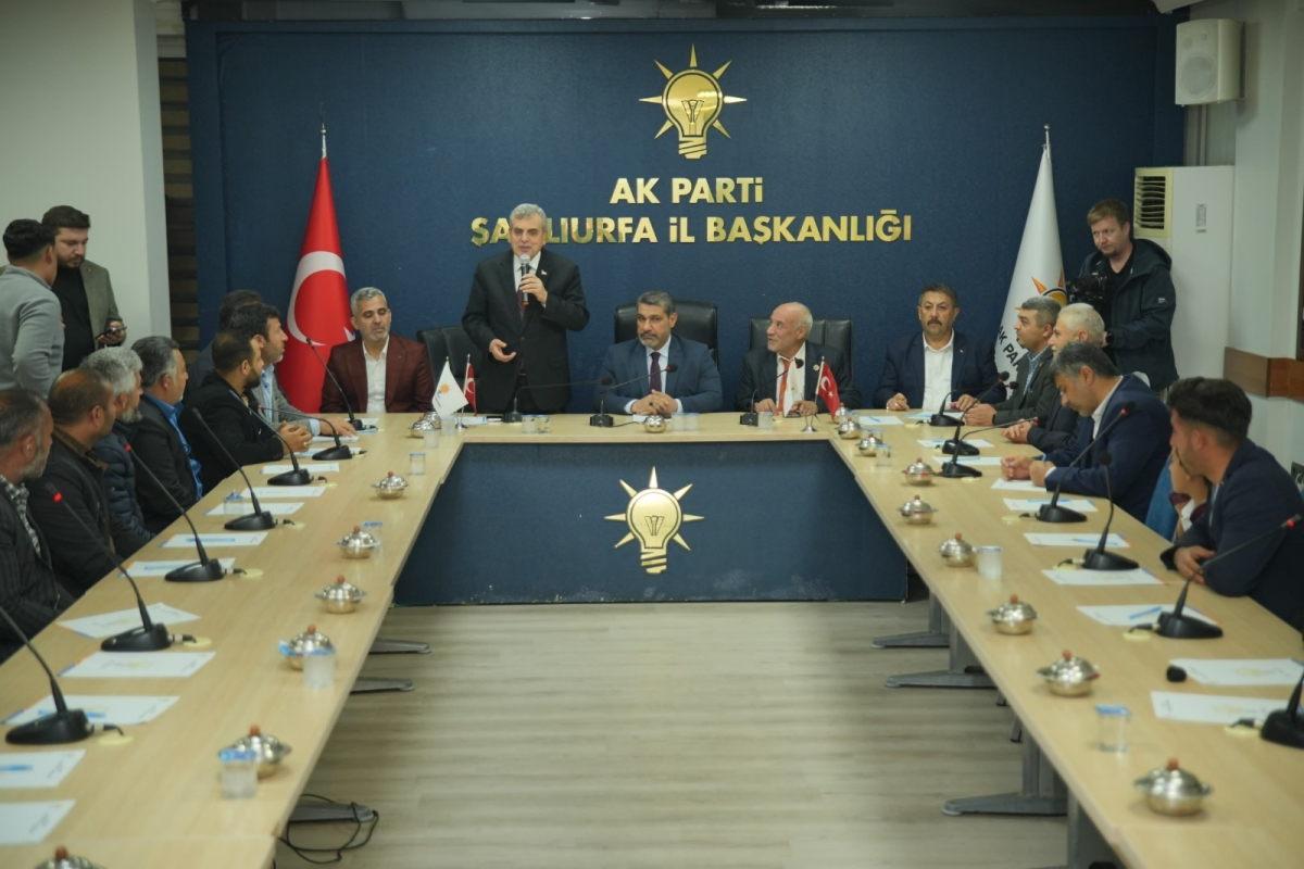 Deva Partisi’nden Cumhur İttifakına Büyük Destek, Parti Rozetini Başkan Beyazgül Taktı