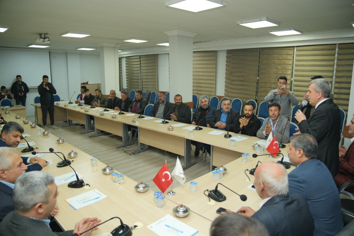Deva Partisi’nden Cumhur İttifakına Büyük Destek, Parti Rozetini Başkan Beyazgül Taktı