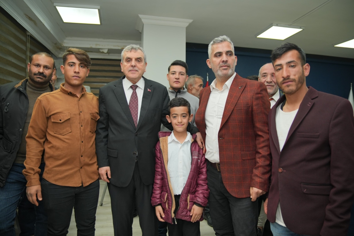 Deva Partisi’nden Cumhur İttifakına Büyük Destek, Parti Rozetini Başkan Beyazgül Taktı